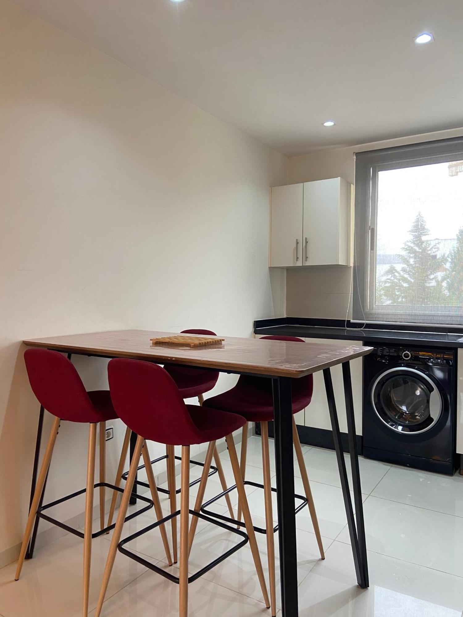 Confort Et Vue Avec Piscine Aourir